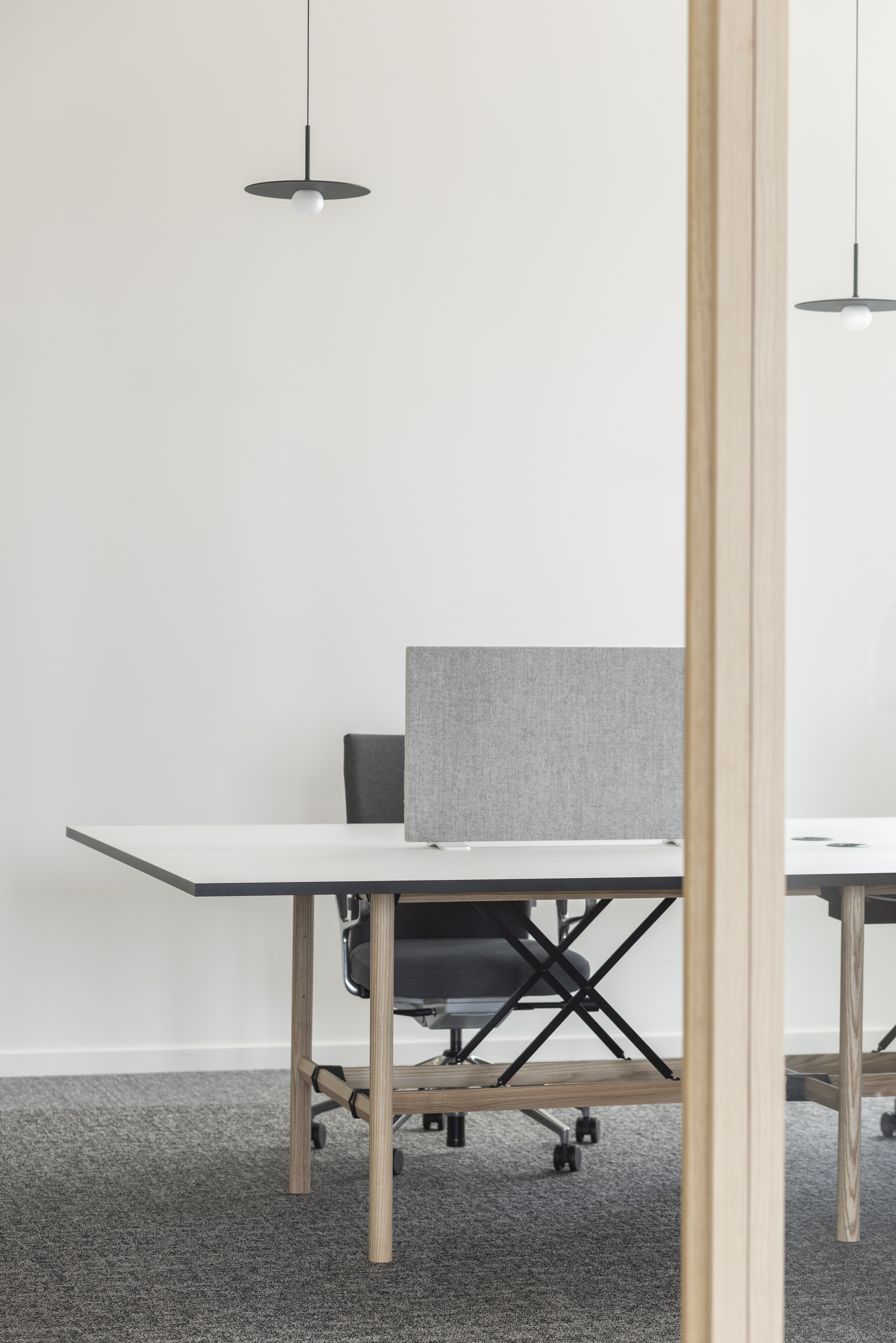 Bulo DAN, meaning "level" in Japanese, is a durable collection blending solid wood and industrial details for home and office.